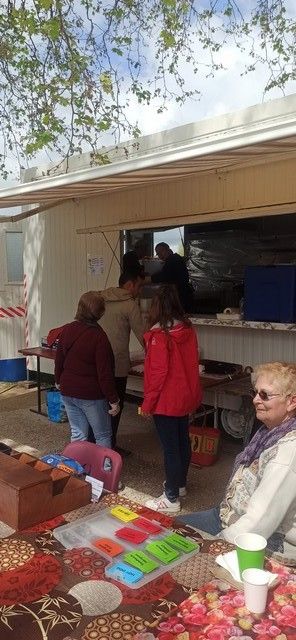 vide grenier mai 2023 (4).jpg